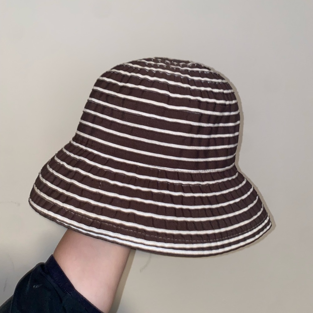 Bucket hat